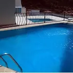 Es
